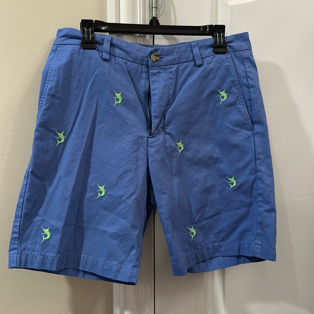 Vineyard Vines 32 waist shorts